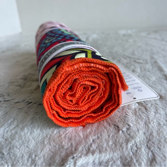 New House of Clouds Sand Free Microfiber Quick Dry Beach Towel Retro Print - Picture 5 of 6